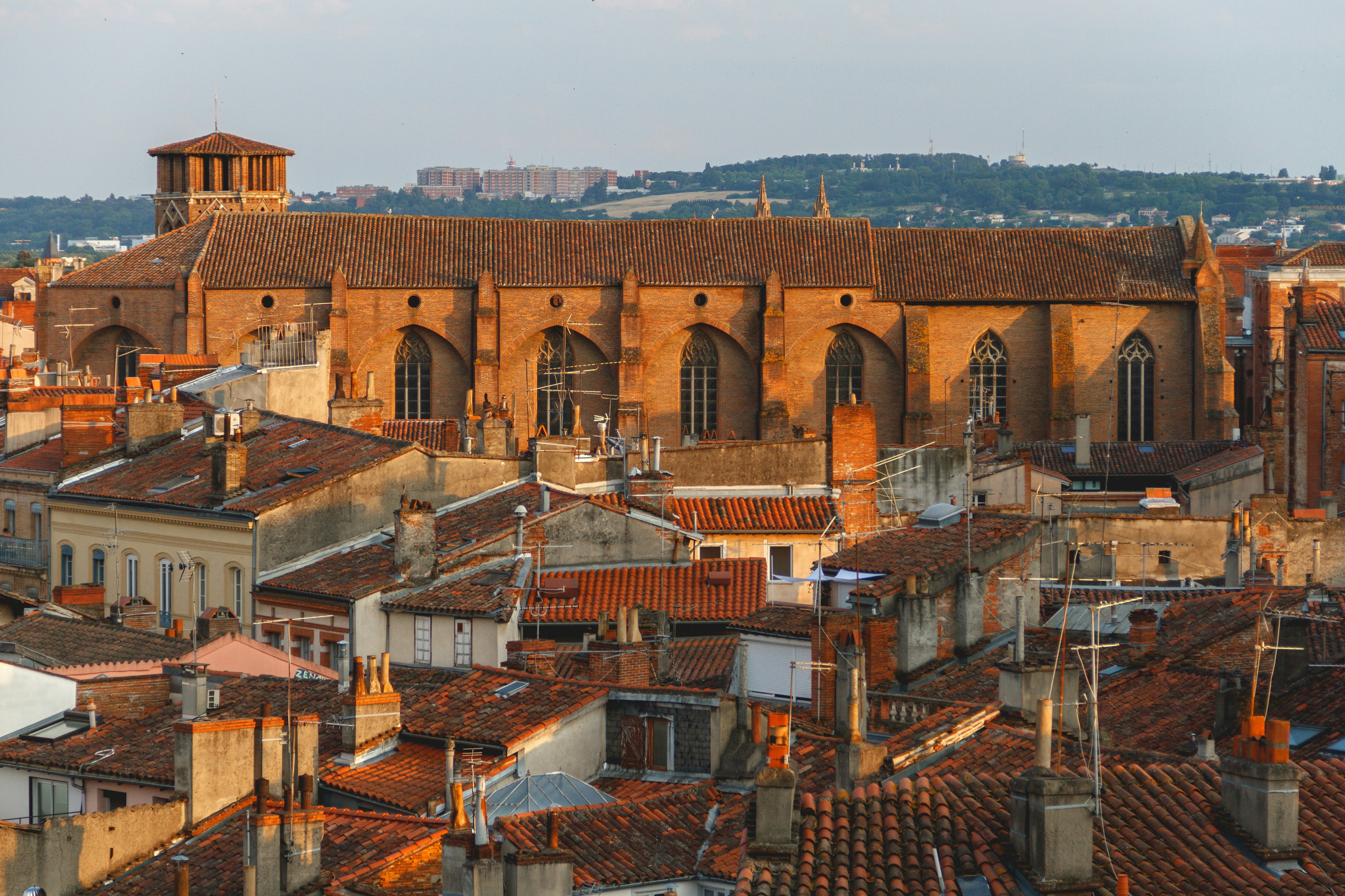 Rénovation toiture dans les Alpes-Maritimes : spécificités et réglementation locale